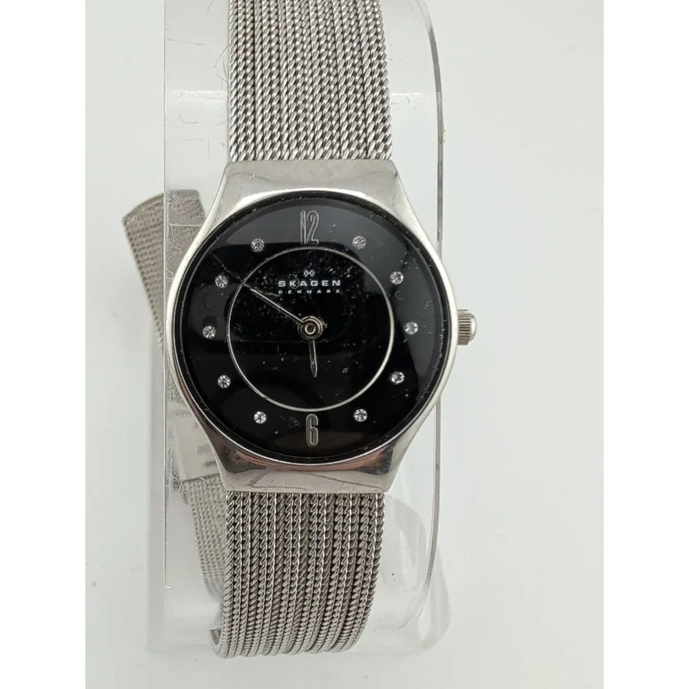 Skagen Women's Watch 24mm Case Diamond Markers Silver Band SKW2156 New Battery
